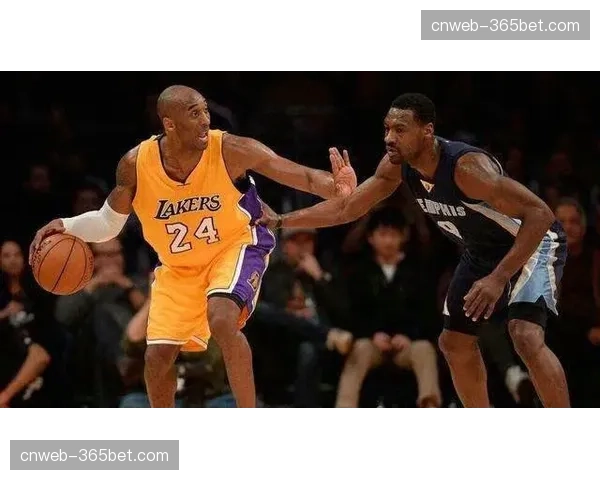 前NBA球员托尼·阿伦因涉及诈骗医疗保险案，被法院判处三年监禁